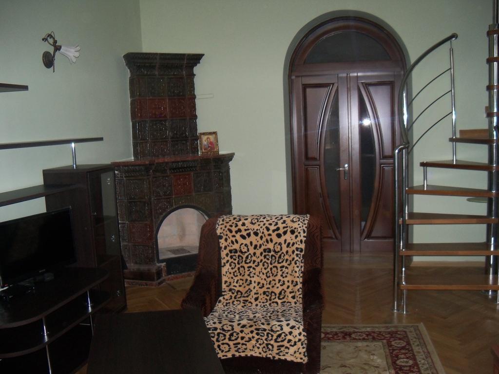 Apartment Roman Λβιβ Εξωτερικό φωτογραφία